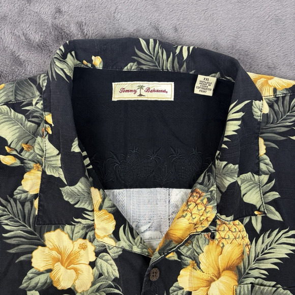Tommy Bahama Mens XXL Floral 100% Silk Short Sleeve Hawaiian Shirt Black Yellow - Picture 3 of 7
